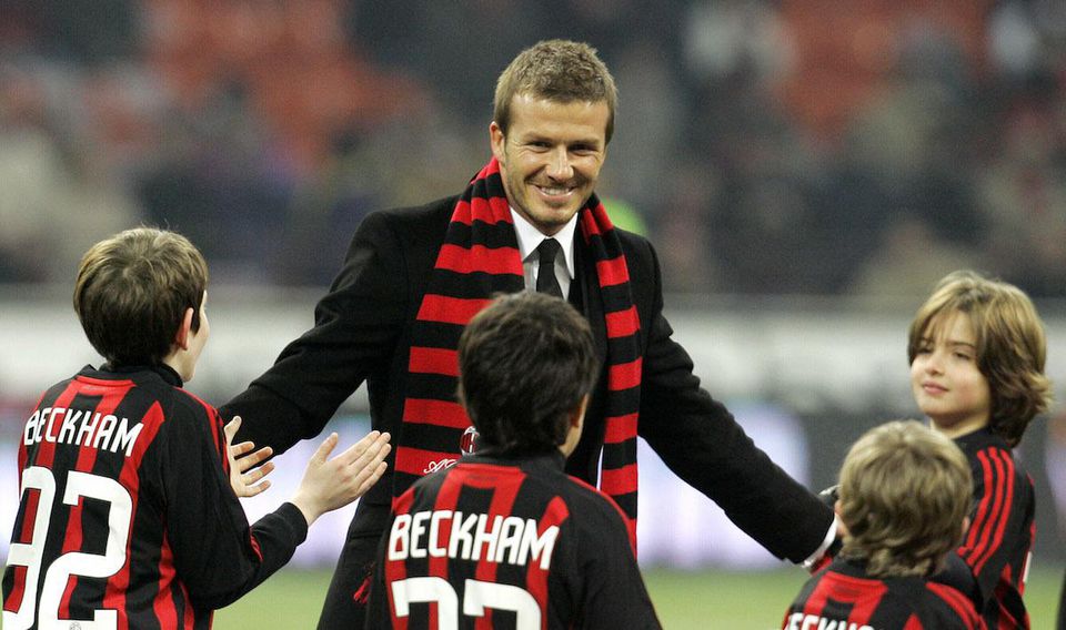 Beckham nastúpi na Old Trafforde proti Zidanovi