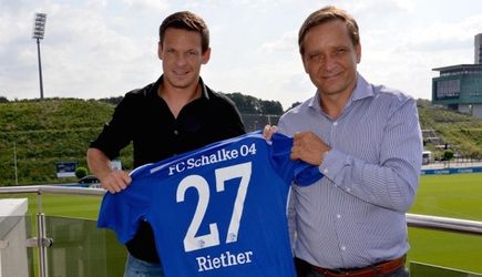 Schalke 04 získalo posilu do defenzívy zo zostupujúceho Freiburgu