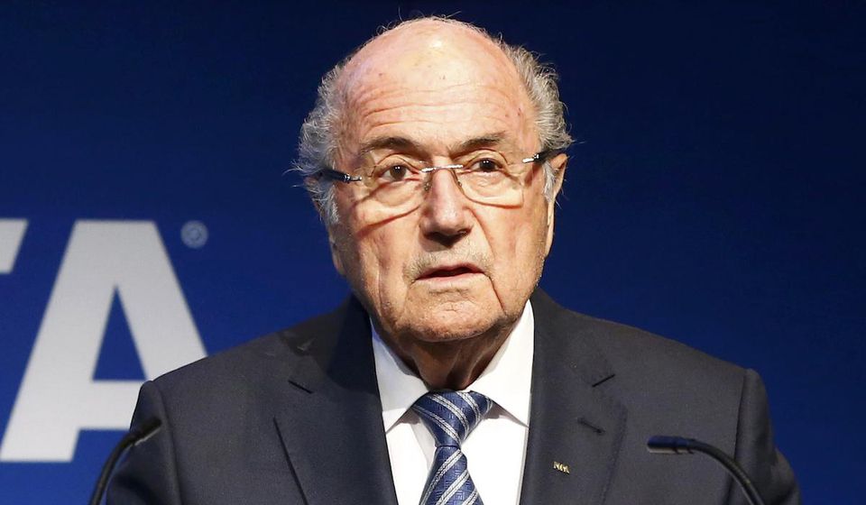 Coca-Cola a McDonald's vyzvali Blattera k okamžitému odstúpeniu