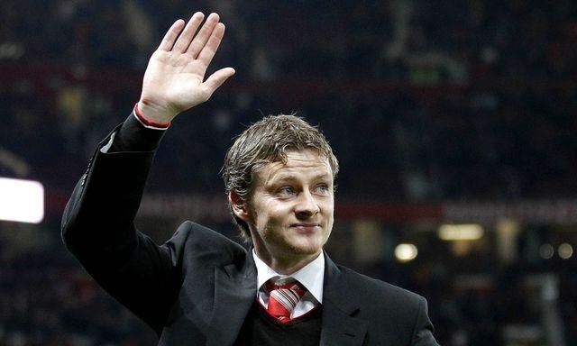 Ole gunnar solskjaer pozdrav old trafford jan2013 sita