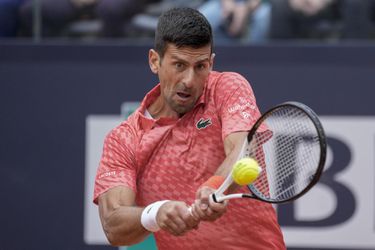 ATP Rím: Novak Djokovič napriek problémom dokázal postúpiť do štvrťfinále