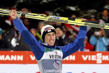 Skoky na lyžiach-SP: Na veľkom mostíku v Lahti vyhral Stefan Kraft
