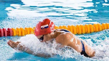 Plávanie-MSR: Andrea Podmaniková ovládla dve disciplíny, v jednej vytvorila nový rekord