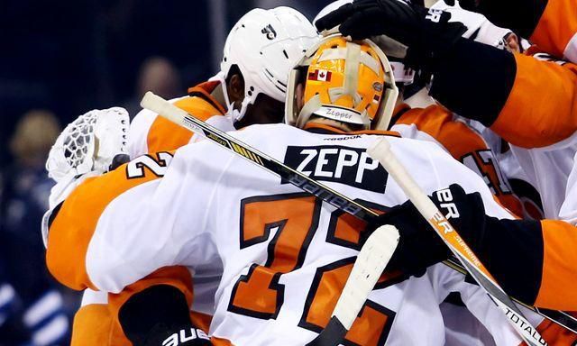 Nemecký brankár Rob Zepp sa zapísal do histórie NHL