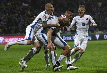Slovensko v top dvadsiatke rebríčka FIFA, na čele stále Nemci