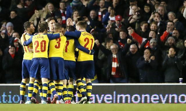 Video: FA Cup: Arsenal zachránil česť favoritov, vyhral Brightone