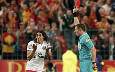 Video: PSG vyhral v Lens, v šialenom zápase padli tri červené karty