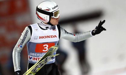 Fenomenálny skokan na lyžiach Ammann pokračuje v kariére