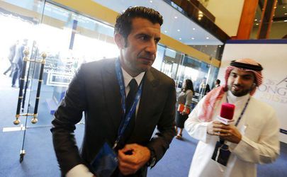 Luis Figo stiahol kandidatúru na post prezidenta FIFA