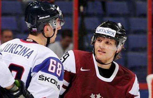 Lotyšský reprezentant dopoval, IIHF mu naparila dvojročný zákaz