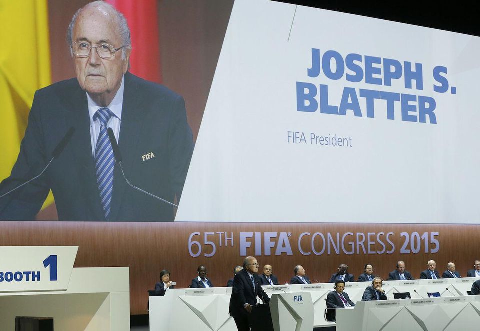 Svetové médiá o znovuzvolení Blattera: Fiasko pre futbal!