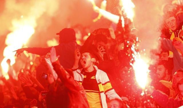 Galatasaray fanusikovia pyro nov12 reuters