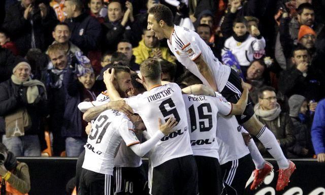 Video: Valencia zdolala aj Sevillu a v tabuľke stúpa nahor