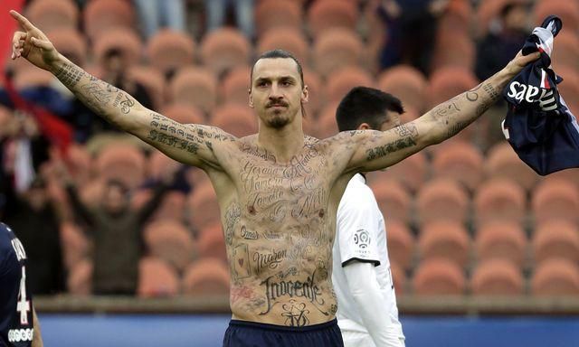 Video: Zlatan odhalil tajomstvo nového tetovania: Čin ľudskosti! | Šport.sk