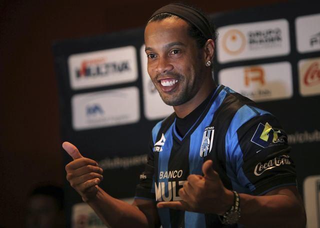 Ronaldinho mešká do práce už dva týždne