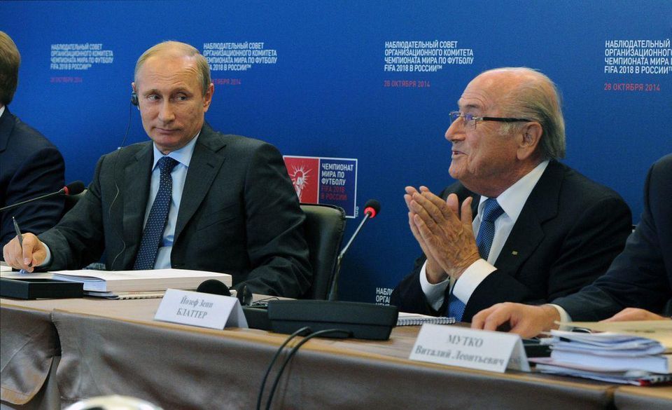 Prezident Ruska Putin drží stranu Blatterovi a pustil sa do USA