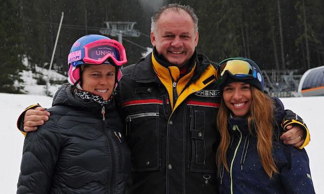 Foto: Veronika Zuzulová a Klaudia Medlová na rande s prezidentom