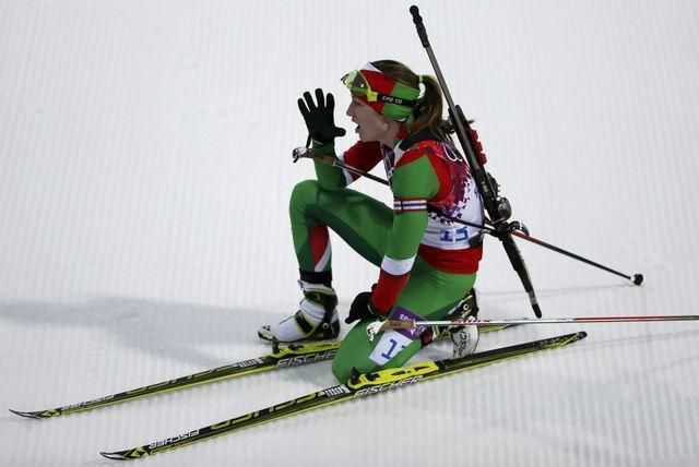 Darja domracevova bielorusko biatlon 15km zlato soci2014 reuters