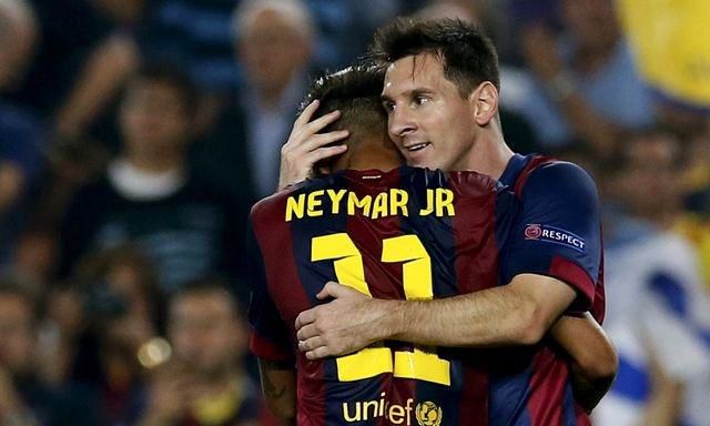 Lionel messi a neymar objatie barcelona vs ajax okt2014 reuters