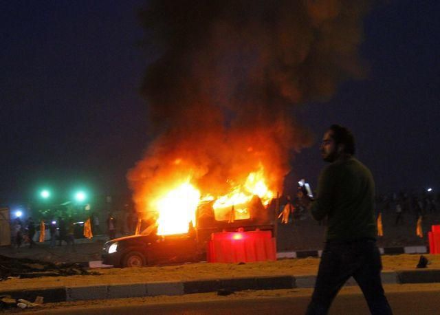 Výtržnosti v Egypte si vyžiadali 22 mŕtvych, ligu prerušili