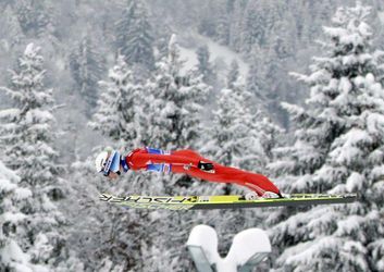 Skoky na lyžiach: Bardal má zlomené zápästie, čaká ho dlhšia pauza