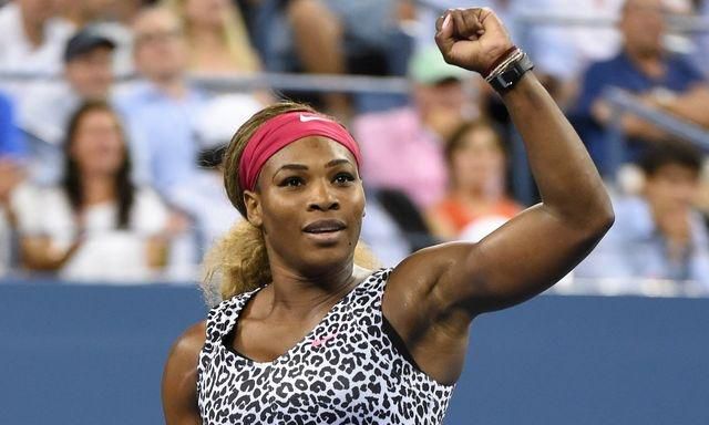 Serena williamsova ruka hore us open stvrtfinale sep2014 reuters