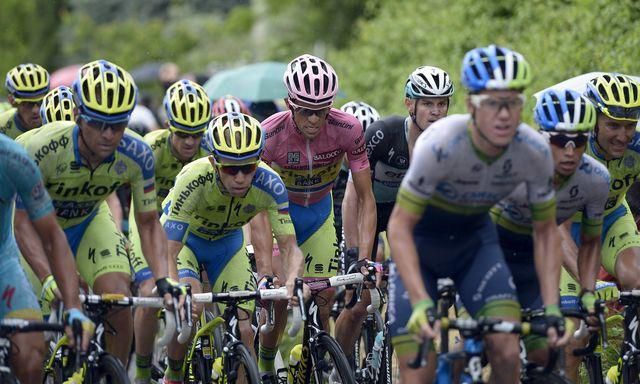 Video: Giro d'Italia: Contador prišiel po 13. etape o ružový dres