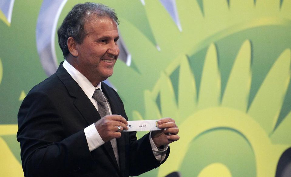 Zico chce byť prezidentom FIFA, Venezuela navrhuje Maradonnu