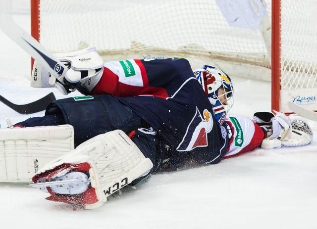 Backlund HC Slovan KHL hokej foto