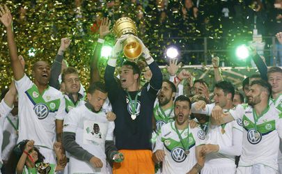 Video: Wolfsburg oslavuje premiérový triumf v Nemeckom pohári