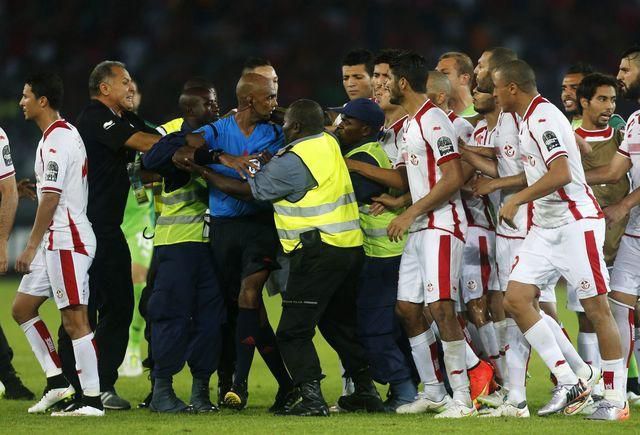 Video: APN: Tunisania po vypadnutí zúrili: „Je to hanba pre futbal“