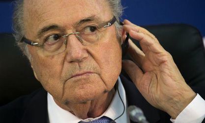 Blatter chce finále MS 2022 najneskôr 18. decembra
