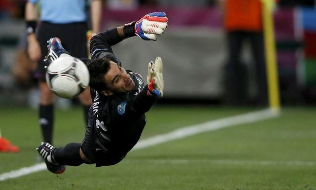 Rui patricio portugalsko penalta vs spanielsko euro2012 semifinale reuters