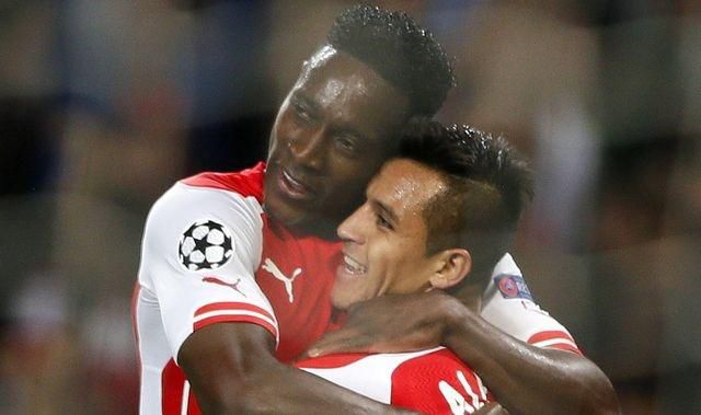 Welbeck sanchez arsenal liga majstrov reuters