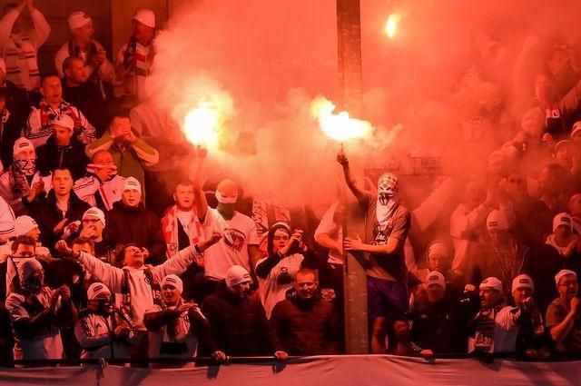 Legia Varsava fanusikovia pyro reuters