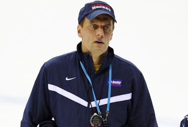 Lubomir Pokovic trener hokej foto