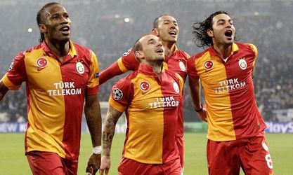 Turecký pohár do vitríny Galatasarayu Istanbul