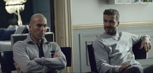 Video: Beckham a Zidane ukázali Baleovi čo je futbal!