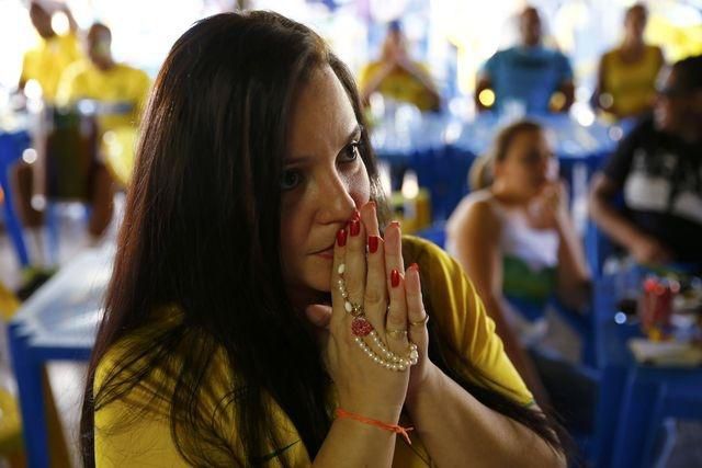 Brazilia fanusicka veri a modli sa MS 2014 reuters