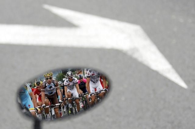 Tour de france zrkadlo clovek jul14 reuters