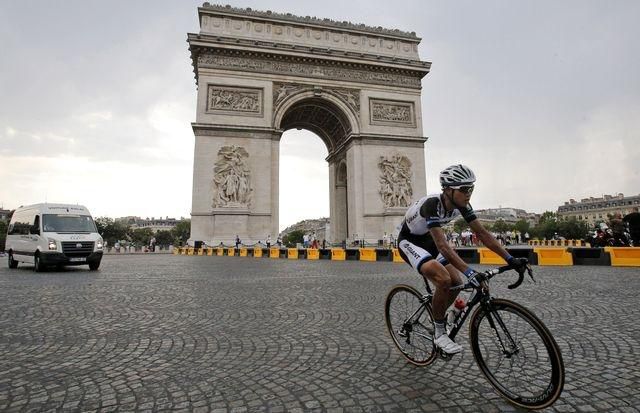 Cheng ji giant shimano pariz vitazny obluk  etapa tdf2014 sita