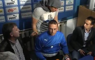 Video: Ako zrušiť trénera po bulharsky: „Vstaň, vyzleč si dres a odíď...“