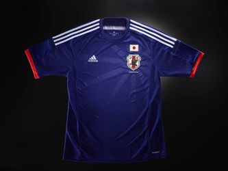 Foto: Video: adidas predstavuje japonský národný dres pre FIFA MS 2014  v Brazílii