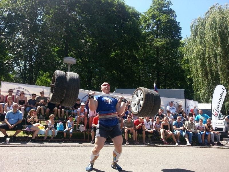 Silny muz jun14 slovakstrongman.sk