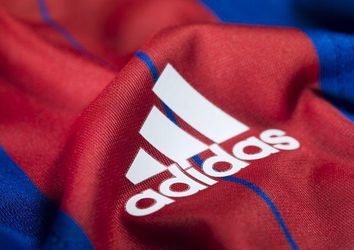 Foto: Video: adidas predstavil nové domáce dresy Bayernu