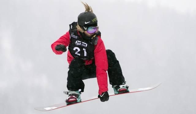 Gasserova anna snowboarding quebec jan14 sita