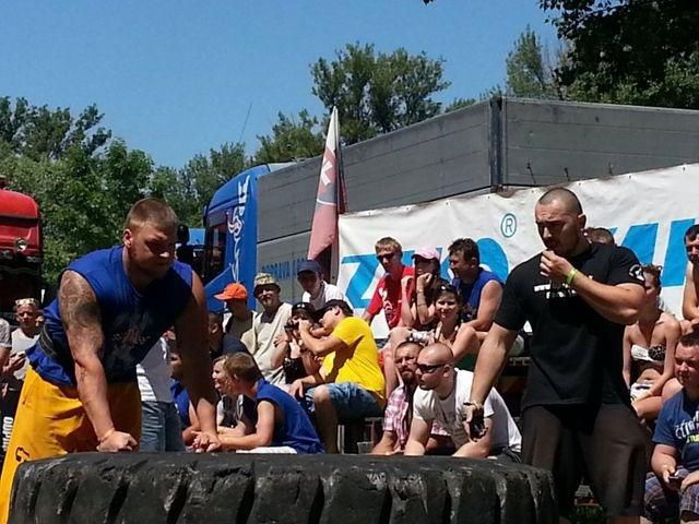 Silny muz jun14 slovakstrongman.sk