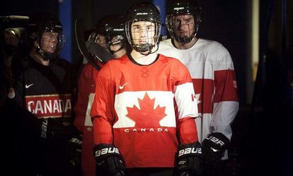 Foto: Aj Kanada predstavila nové dresy pre ZOH 2014