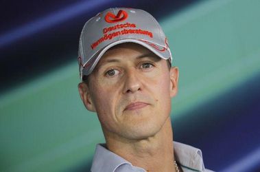 Schumachera začali prebúdzať z kómy, vraj reaguje pozitívne