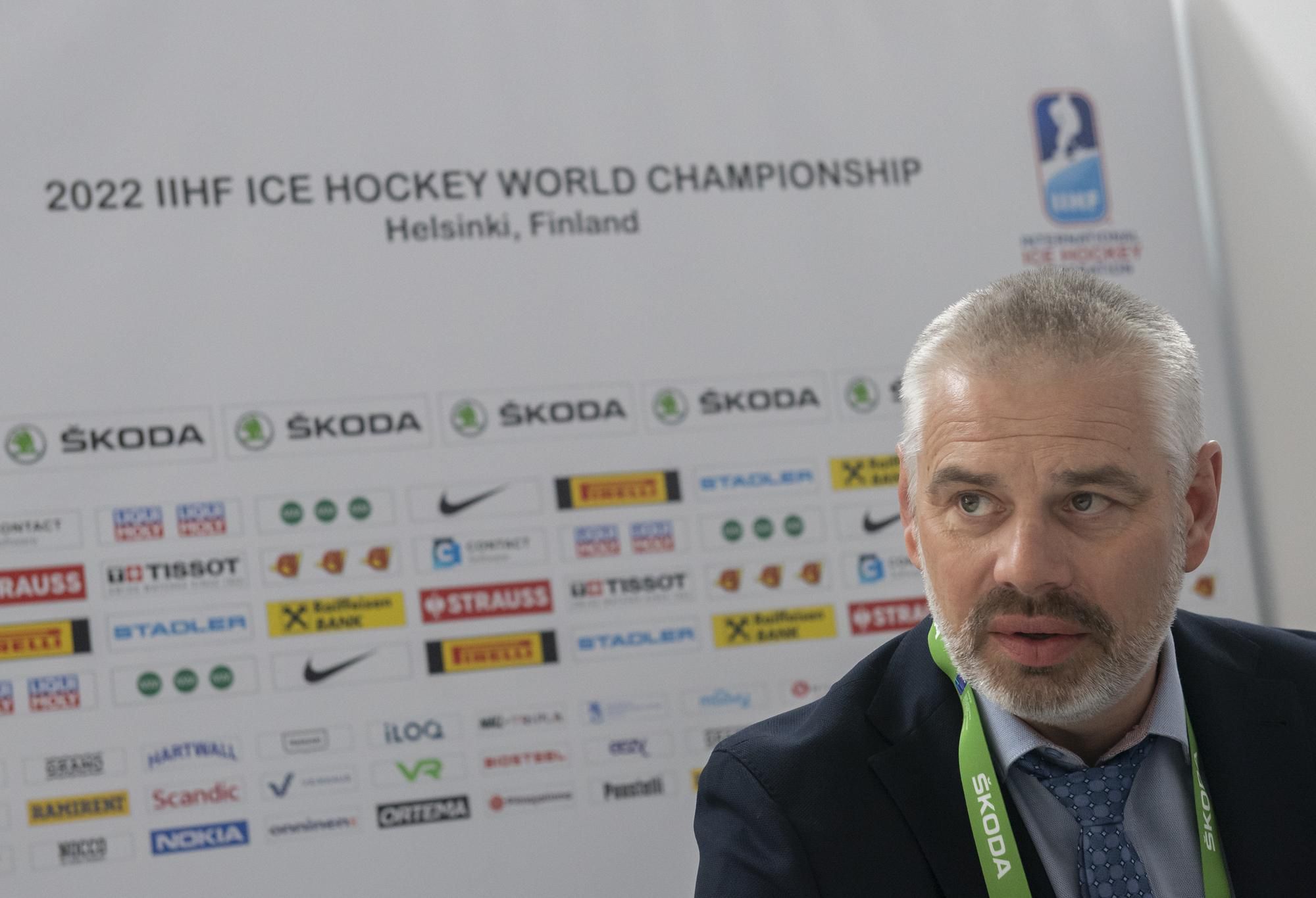 Milan Antoš spolupracuje s Českou televíziou ako hokejový expert a spolukomentátor už niekoľko rokov.